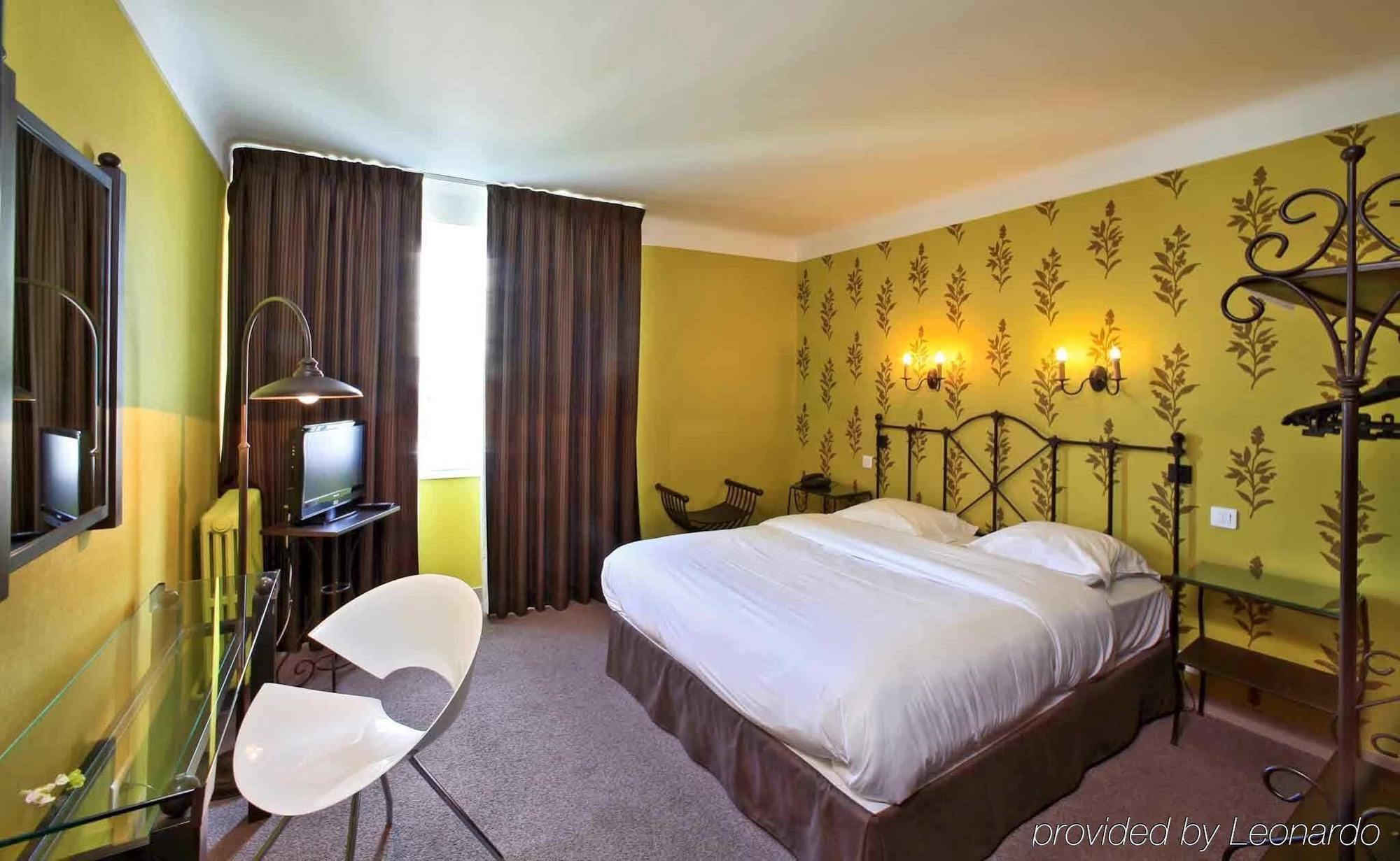 Grand Hotel Niort Centre Szoba fotó