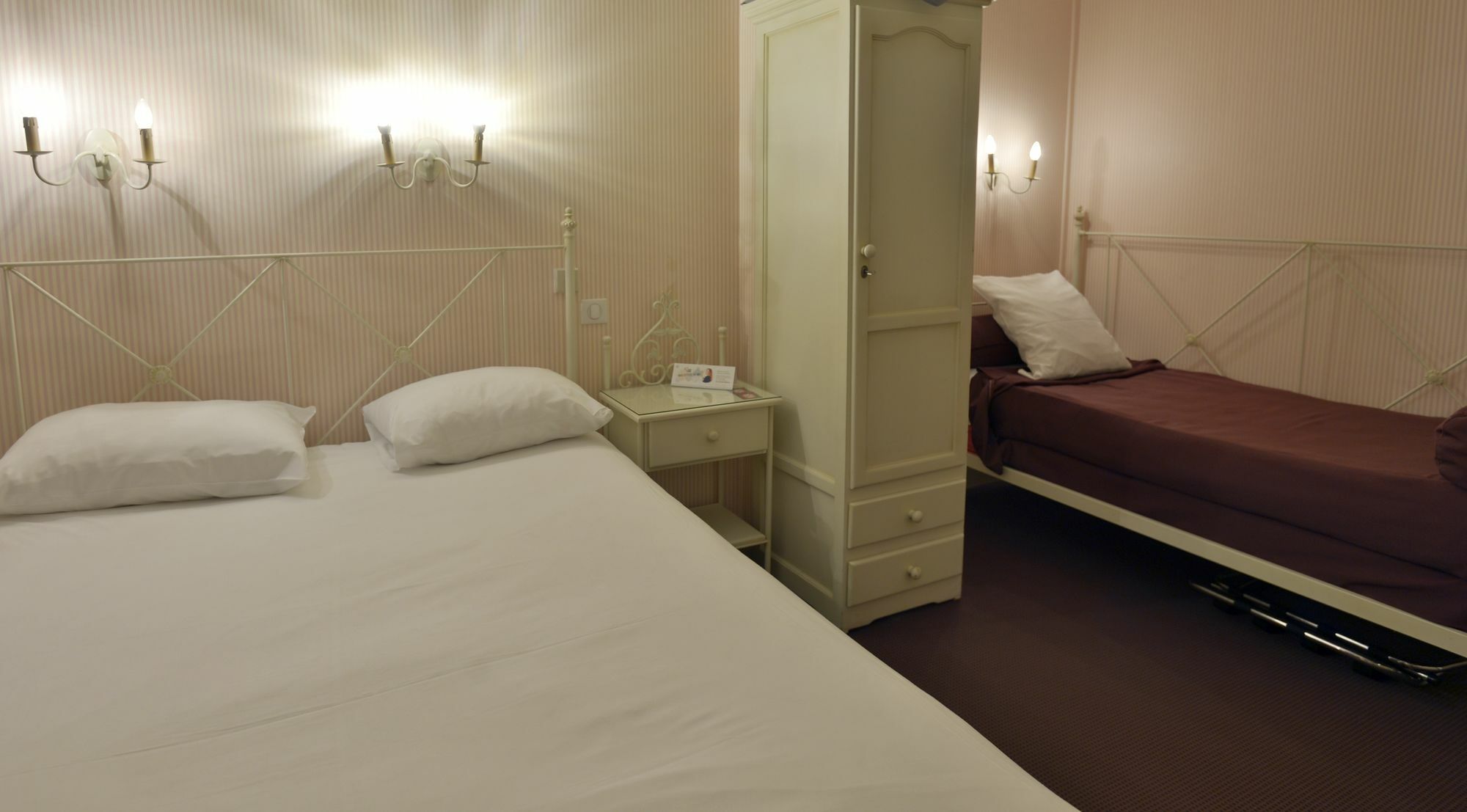 Grand Hotel Niort Centre Kültér fotó
